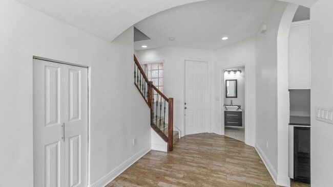 Building Photo - 4961 Southard St