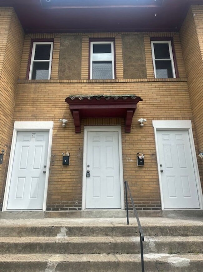 Building Photo - Beautifully Renovated 1-Bedroom Apartment ...