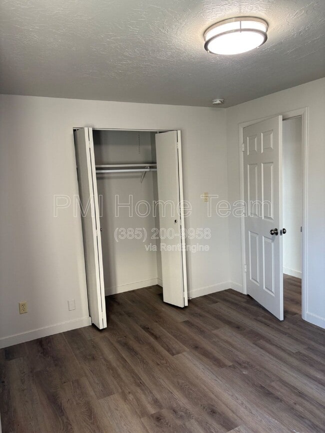 Building Photo - 245 Abrams Way