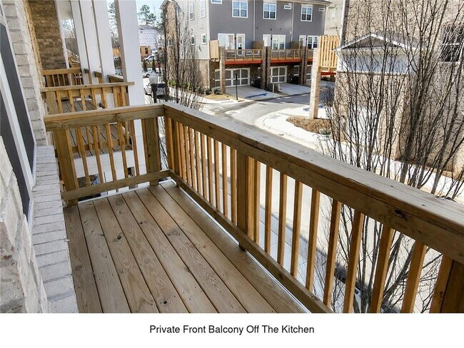 Building Photo - 320 Beacons Pl
