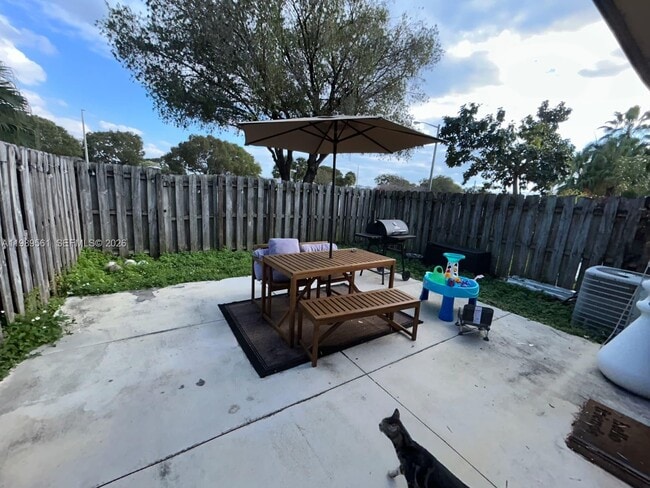 Building Photo - 11065 NW 38th Pl