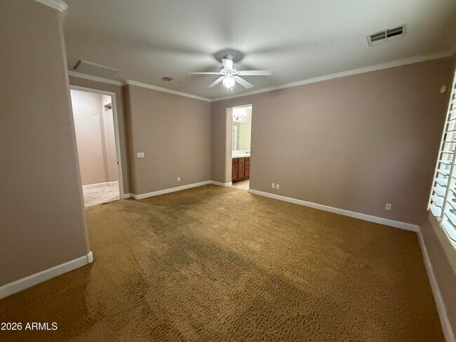 Building Photo - 421 W Wisteria Pl