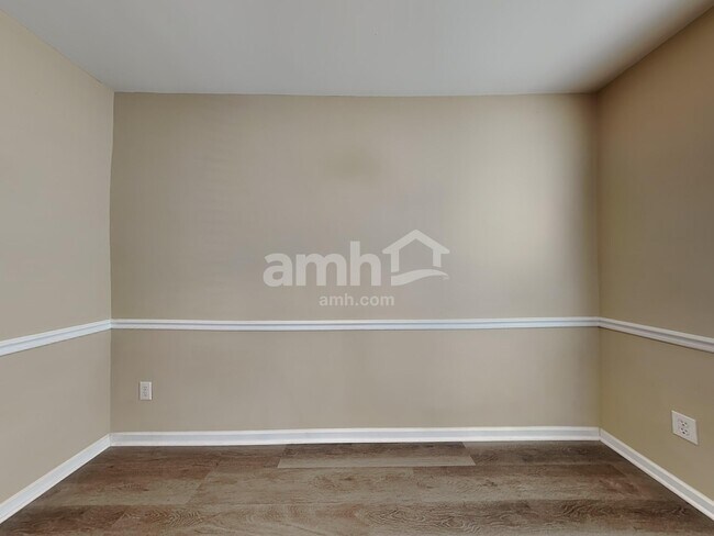 Building Photo - 4030 Creekside Ct