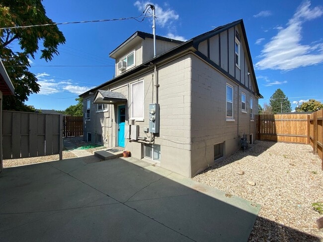 Building Photo - Nice Corner Lot