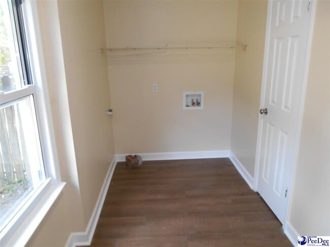 Building Photo - 1303 Virginia Acres