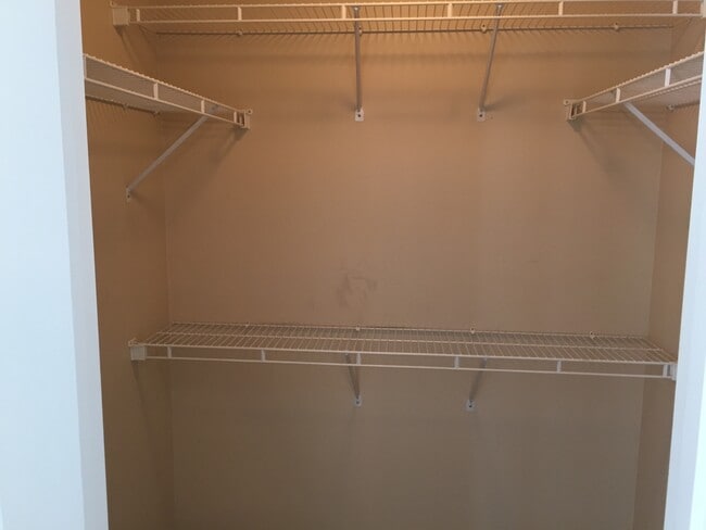 Building Photo - 8605 London Park Ct