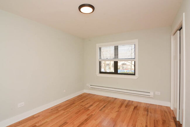 Building Photo - 696 Elm Pl