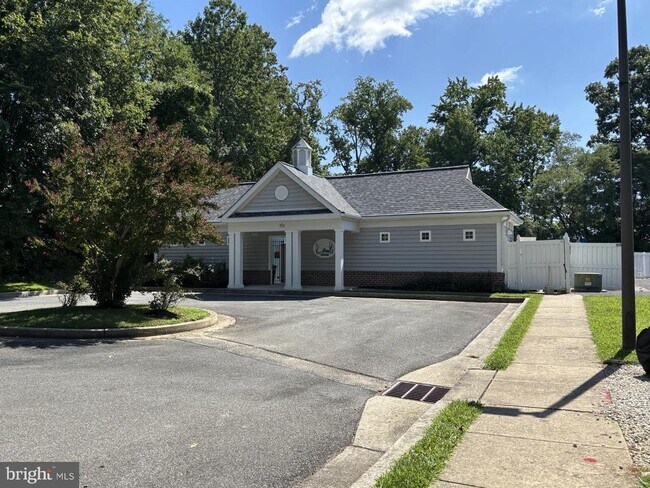 Building Photo - 594 Hopkins Landing Dr