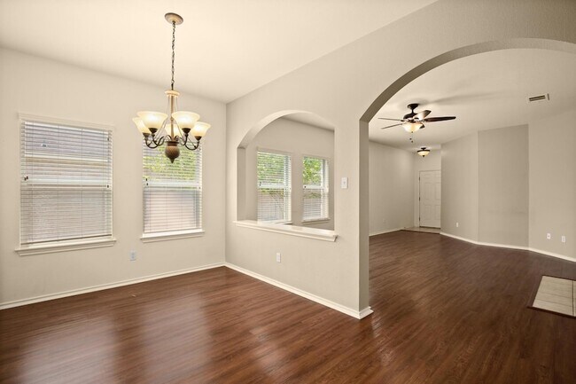 Building Photo - 148 Pecanwood N
