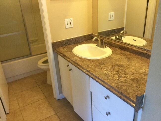 Building Photo - Cute upper-level 1bd. in Rohnert Park ~ Available NOW