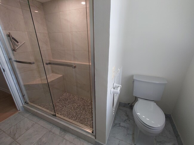 Building Photo - 3200 E Hampshire St