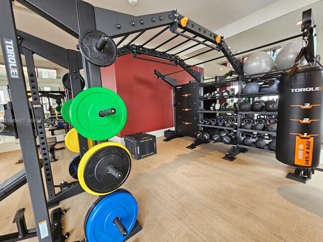 Building Photo - 11 NE 6th St