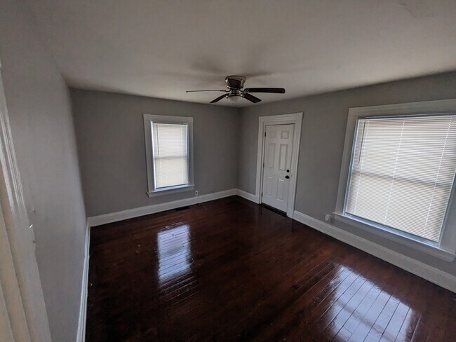 Building Photo - 5143 Hunter Ave
