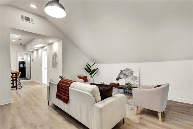 Building Photo - 901 Argonne Ave NE