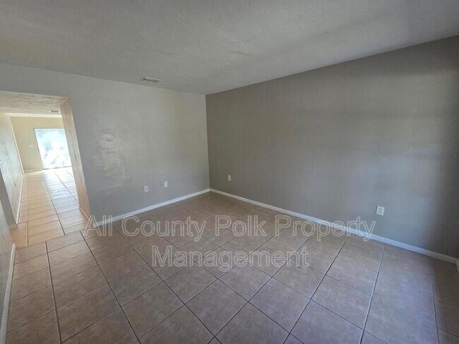 Building Photo - 709 Pineville Ln