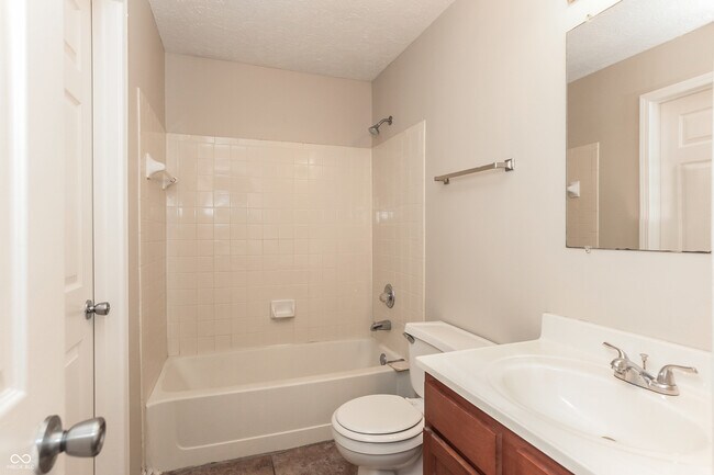 Building Photo - 5248 Telford Ct