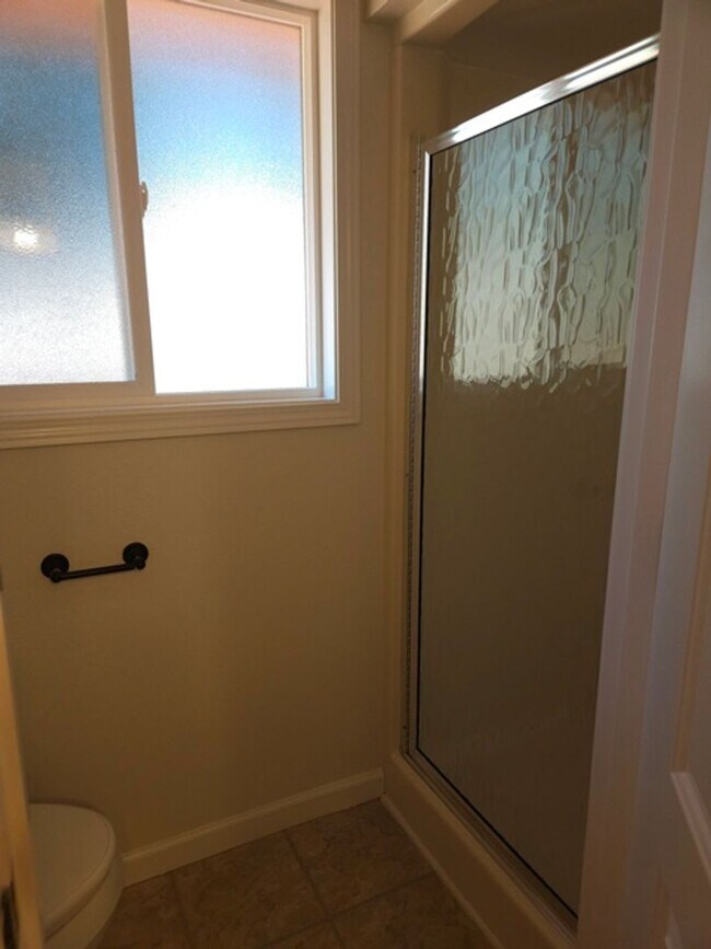 Building Photo - 3Bd/2Ba Single Story Home-Available soon!