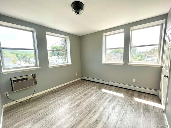 Building Photo - 39 Church St