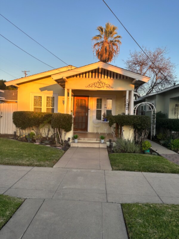 Building Photo - 102 S Balcom Ave