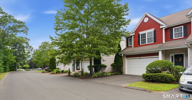 Building Photo - 7 Bridlewood