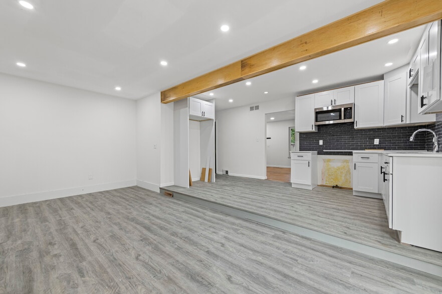 Building Photo - 32447 Hawthorne Dr