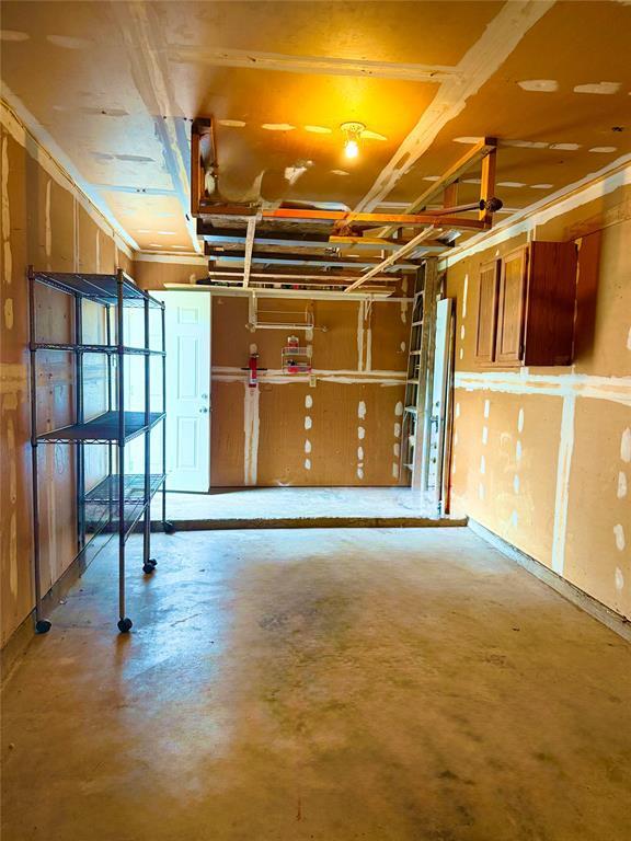 Building Photo - 9901 Hundred Oaks Cir