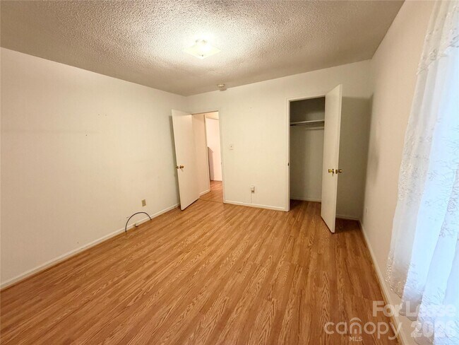 Building Photo - 509 Barringer St