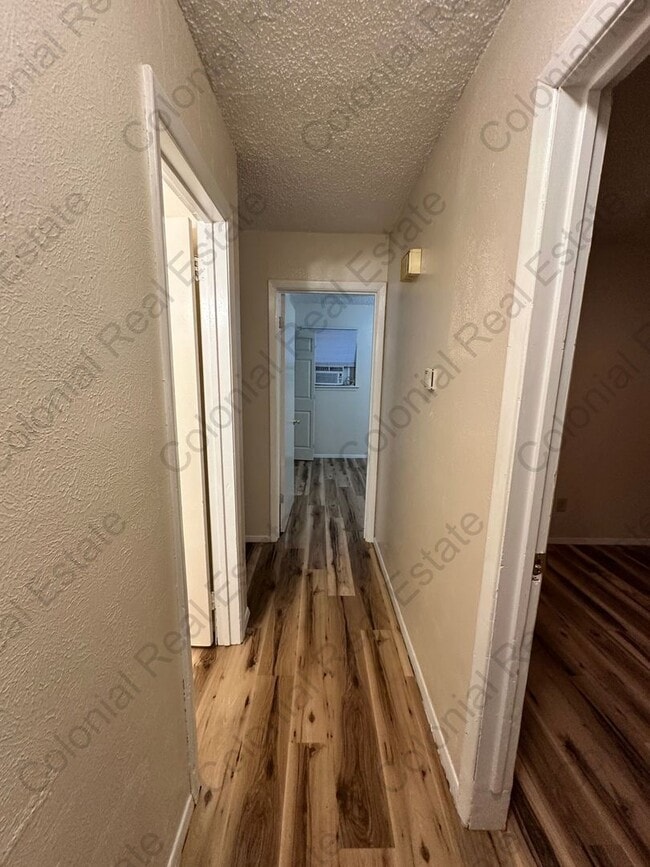 Building Photo - Cozy 3 bedroom 1.5 bathroom home.