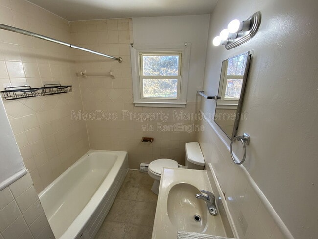 Building Photo - 209 Hamilton St