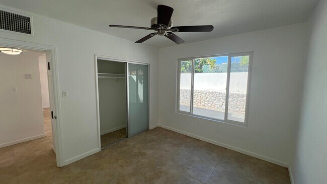 Building Photo - 573 S Calle Palo Fierro