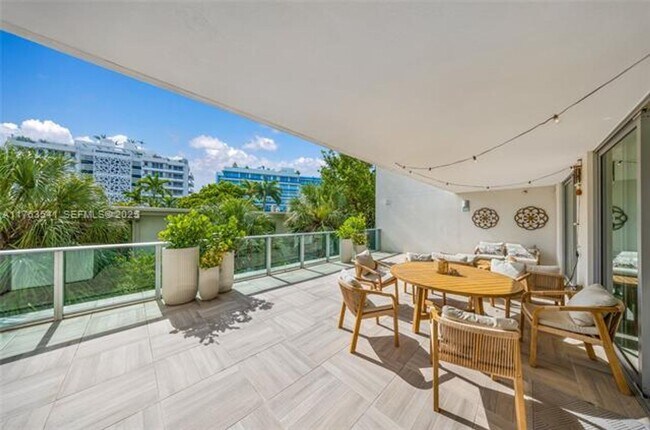 Building Photo - 1025 92nd St