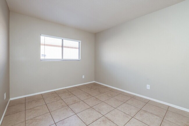 Building Photo - 1774 W Summer Dawn Dr