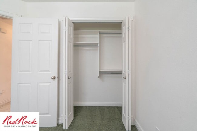 Building Photo - 2 Bedroom and 2 Bathroom Home near Quail C...