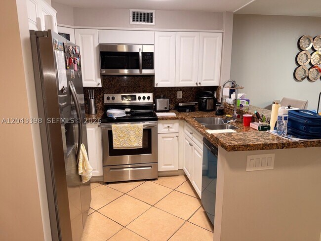 Building Photo - 9020 SW 125th Ave