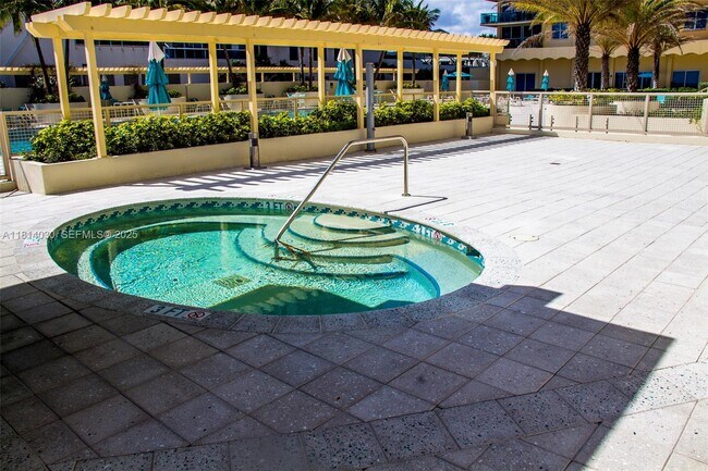 Building Photo - 2501 S Ocean Dr