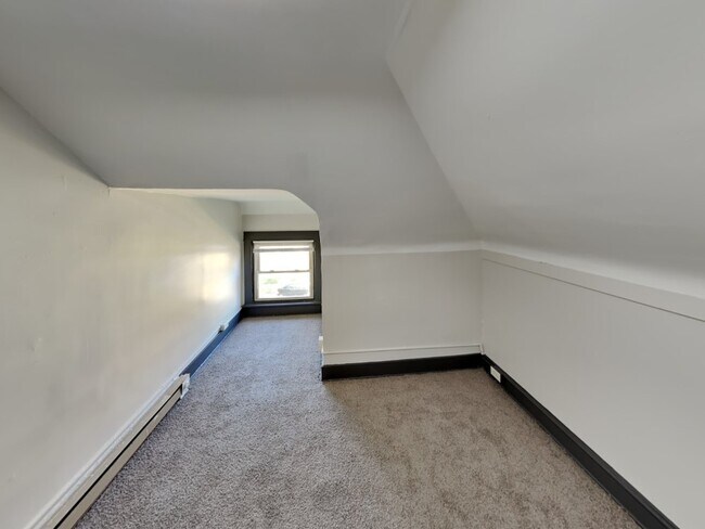 Building Photo - 289-291 E 14th Ave-289