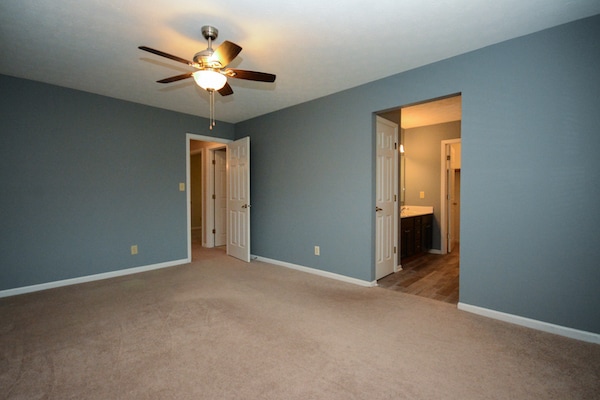 Primary Bedroom - 582 Redfox Ct N
