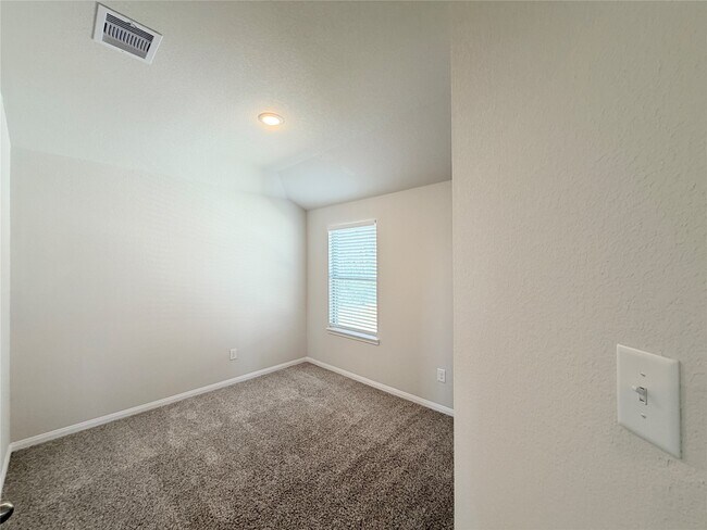 Building Photo - 11720 Whirlaway Dr