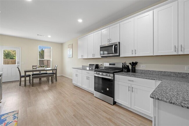 Building Photo - 16314 Dutton Clover Dr