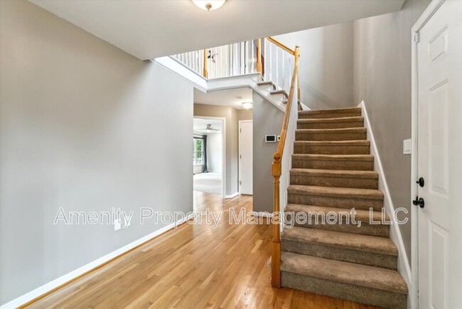 Building Photo - 141 Pine Creek Dr