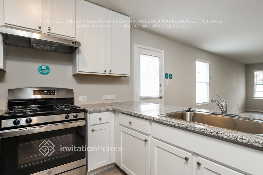 Building Photo - 10554 Varmus Dr