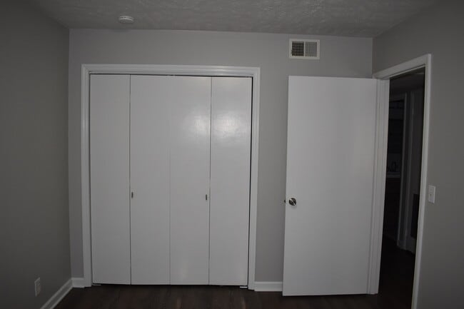 Upstairs bedroom closet - lots of space - 610 River Rouge Dr, Unit A