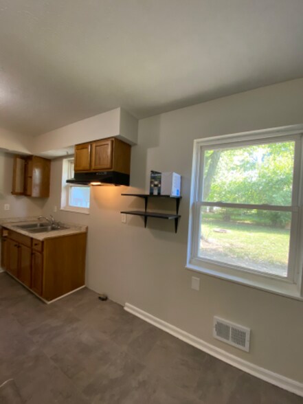 Building Photo - 10107 Coralwood Dr