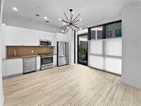 Building Photo - 800 Embassy Dr