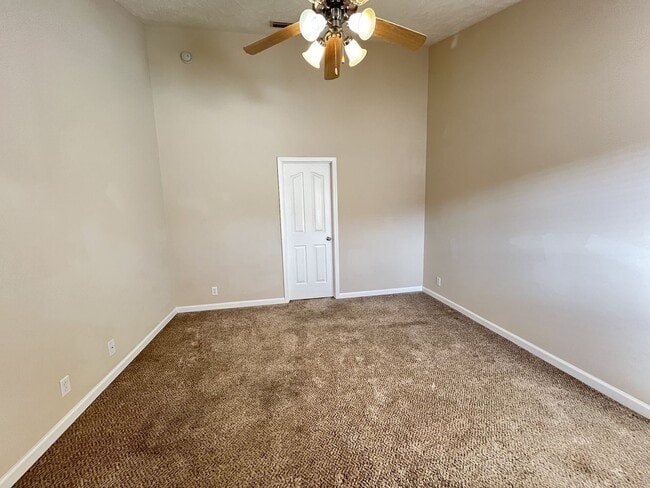 Building Photo - 3323 Risen Star Dr