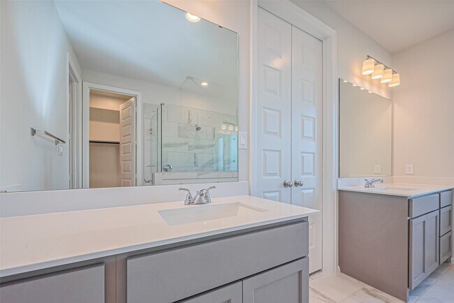 Building Photo - 4046 Colony Ln