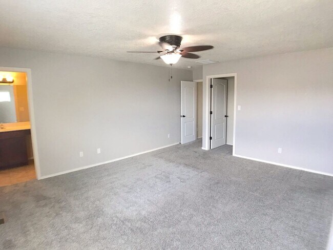 Building Photo - Modern 3 bedroom in Tierra Oeste neighborh...