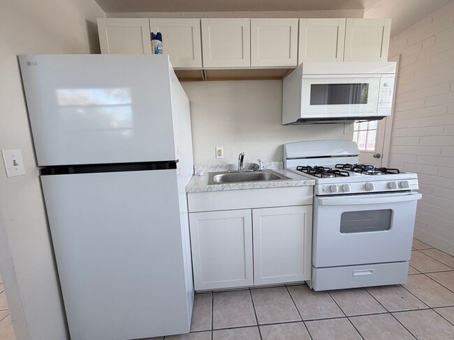 Building Photo - NEWLY REMODELED 2BR/1BA 610 sq.ft. rental in Bisbee, AZ