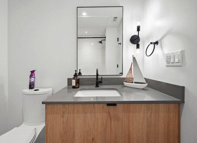 Building Photo - 282 Bremen St