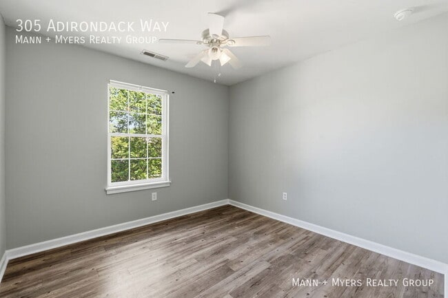 Building Photo - 305 Adirondack Way